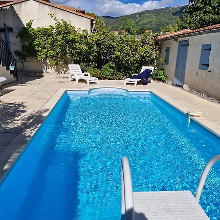 Semesterbostad Paisible Avec Wifi, Piscine Et Jardin