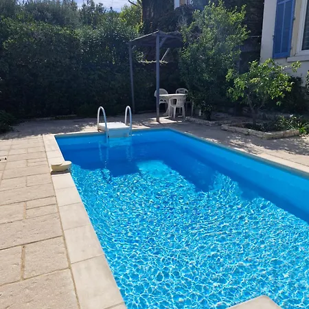 Paisible Avec Wifi, Piscine Et Jardin Semesterbostad