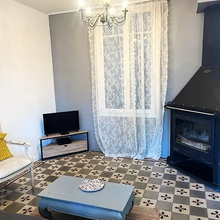 Semesterbostad Paisible Avec Wifi, Piscine Et Jardin